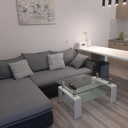 H&f Apartment Vir